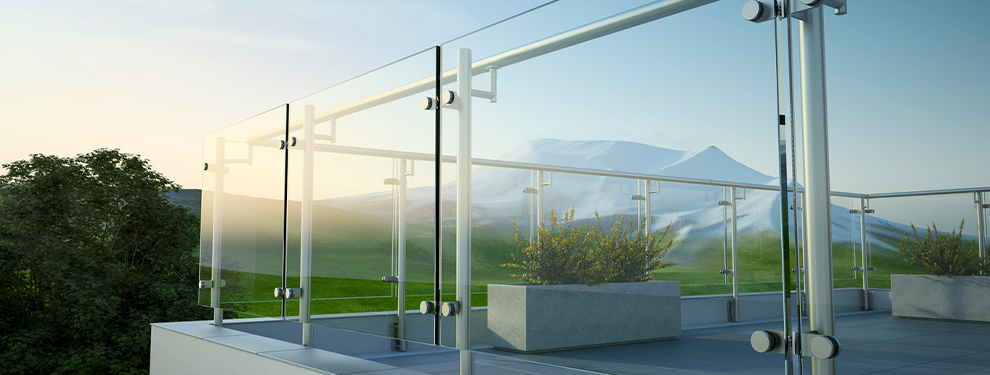 Glass Rail Systems for Decks in Commerce, MI | Cedar Works - Glass-Railing-2